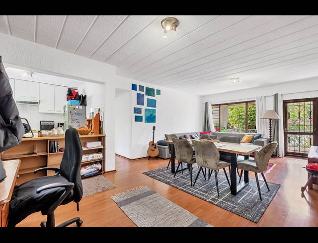 2 BEDROOM APARTMENT FOR SALE IN MELROSE